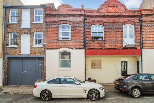 Thumbnail Terraced house for sale in Foundry Street, Brighton, East Sussex.