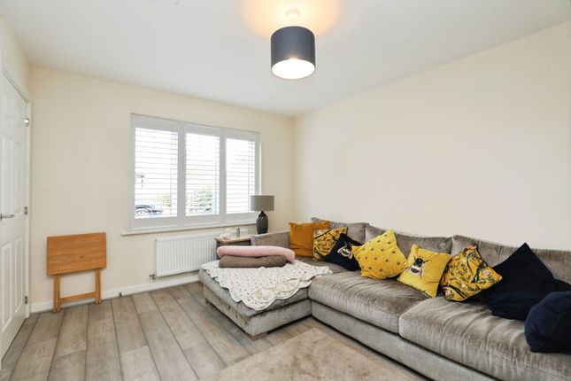 44, Sergeant Way, Staffordshire photo 2