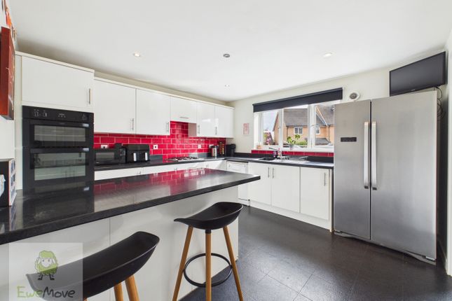 43, RIVENHALL WAY, ROCHESTER photo 3