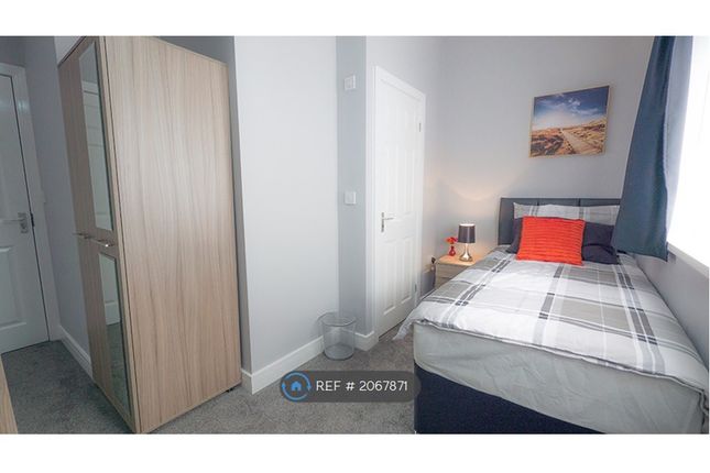 Room to rent in Queen Marys Road, Doncaster