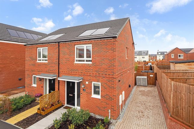 2-bed semi-detached on Brodgar Way, Andover, £325,000