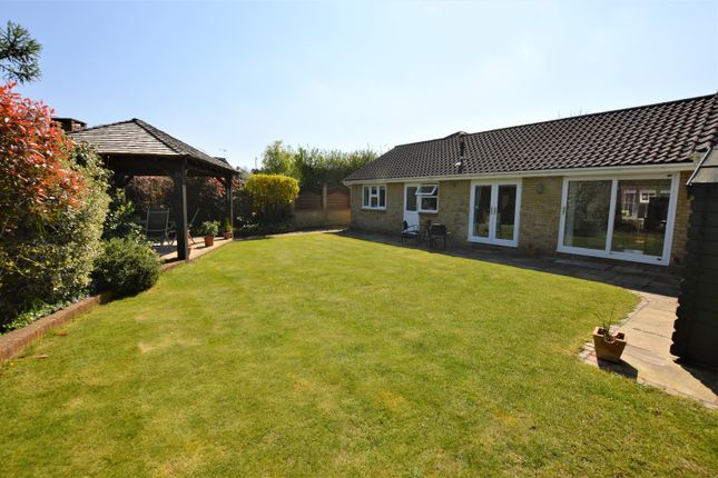 Bungalow to rent in The Topiary, Ashtead