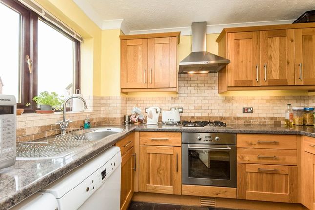 18 Banks Way, Guildford photo 3