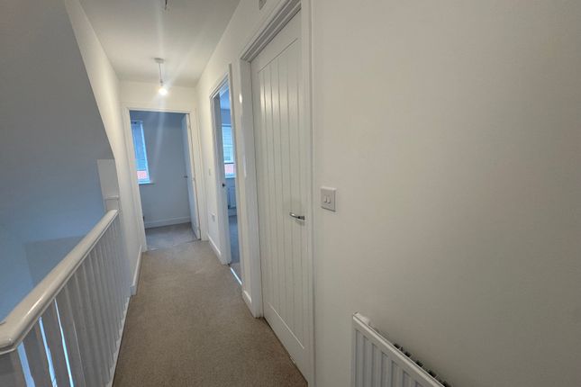 2, Blue Rock Drive, AYLESBURY photo 5
