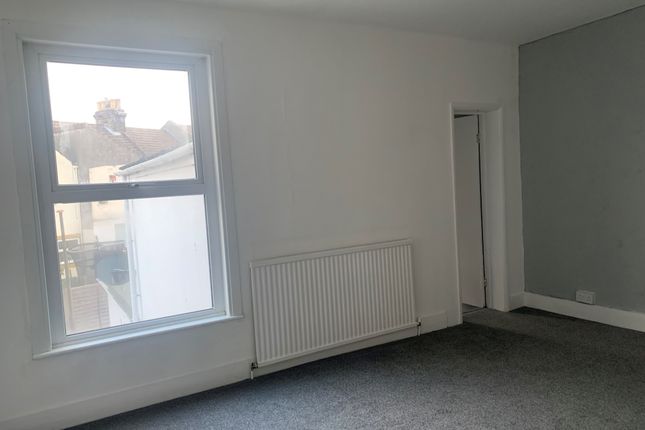 Terraced house to rent in Windmill Road, Gillingham, Kent