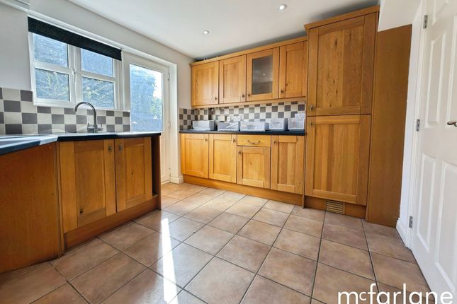 11 Thompson Court, Swindon photo 4
