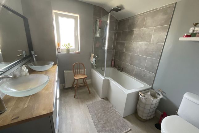 45 Oak Road, Scarborough photo 3