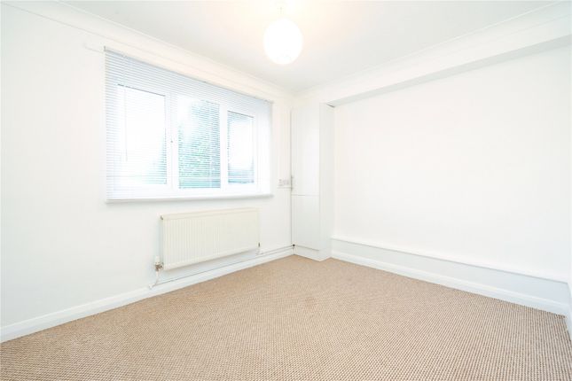 Flat 8, Wentworth House 37-41,, High Street, Surrey photo 4