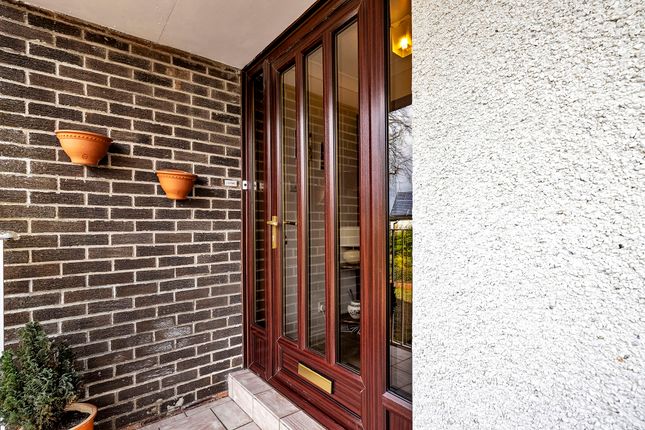 5 Uplawmoor Road, Glasgow photo 3