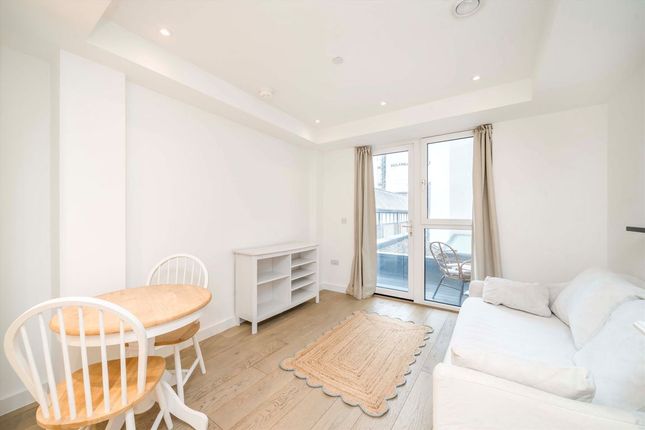 Flat 4, 27, King Street, London photo 3