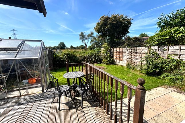 369 Ringley Road West, Manchester photo 4