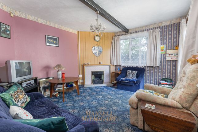 16 Woolborough Road, Crawley photo 4