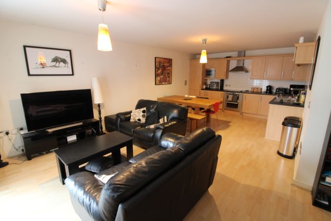 Flat for sale in Kenavon Drive, Reading