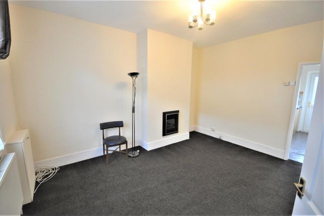 17, Leavesden Road, Watford photo 4