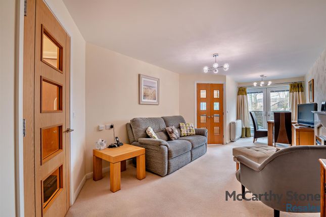 34, Thackrah Court, Leeds photo 3