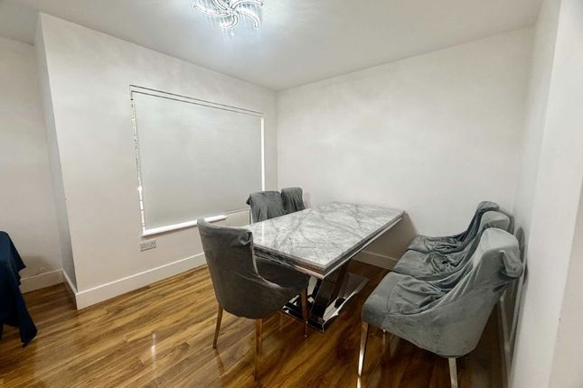 33 Moot Court, Fryent Way, London photo 3
