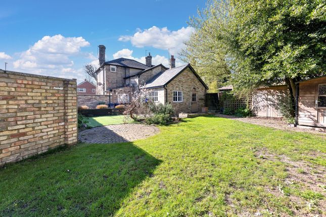 27 High Street, Royston photo 2