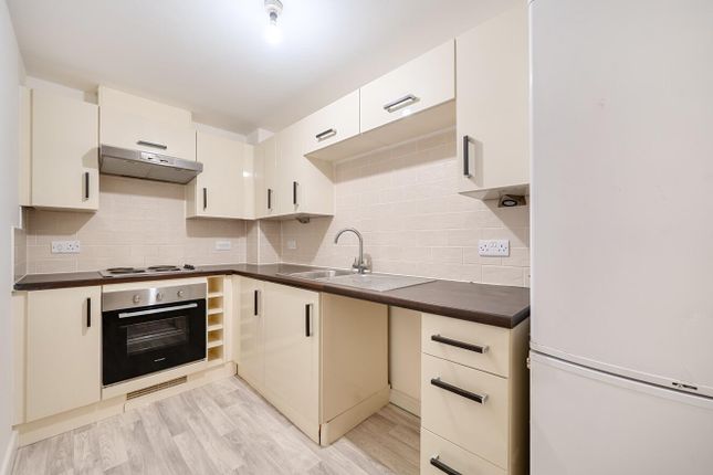 Flat 18, Chandlers Gate, Hursley Road, Chandler's Ford photo 3