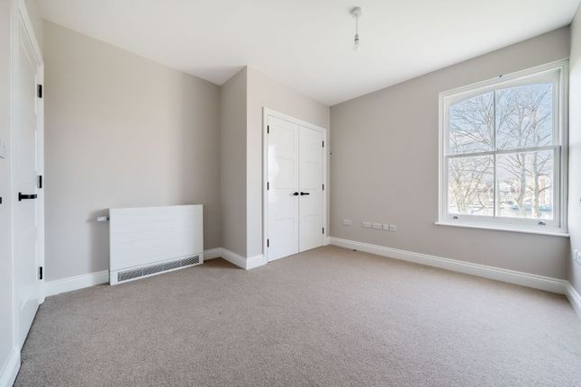 Flat to rent in Lilliput, Thamesfield Village, Henley On Thames, Oxfordshire