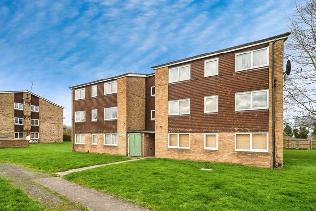 Flat for sale in Gordon Close, St.Albans