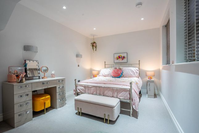 Flat for sale in Kirk House, Mill Mount, York