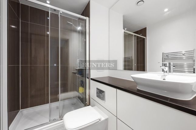 Flat to rent in Parker Building, Freda Street, London