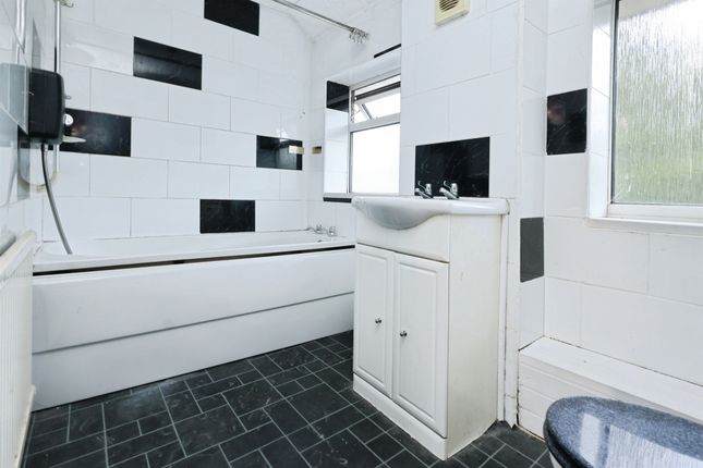 20, Ryton Grove, Birmingham photo 4