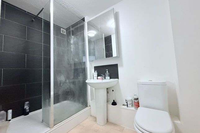 Room 2, Nottingham photo 4