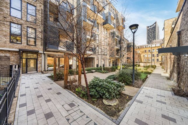 Thumbnail Flat for sale in Amelia Street, Elephant And Castle, London