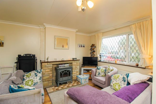 3, Smithy Close, Wakefield photo 3