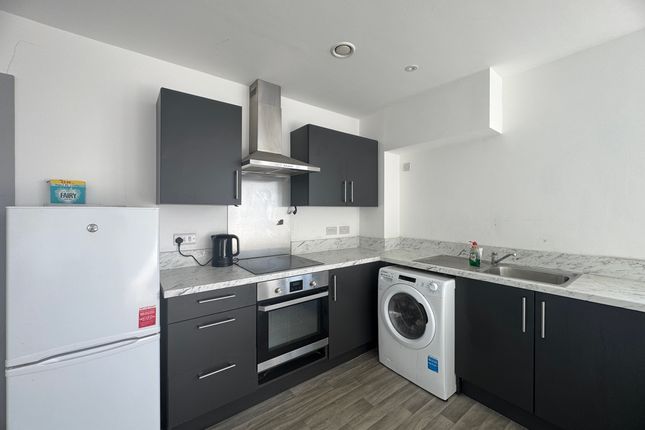 Flat 403, Brierley Hill photo 3