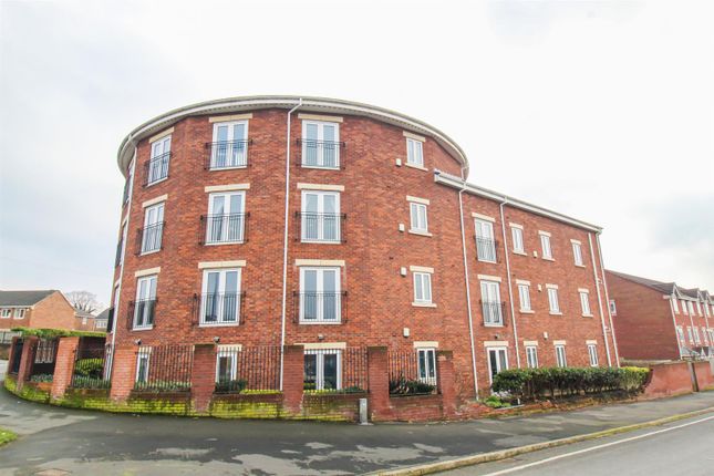 1-bed flat on 43, Kingsway Gardens, Ossett, £105,000