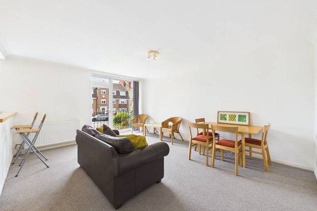 3,, Priors Lodge, Richmond photo 5