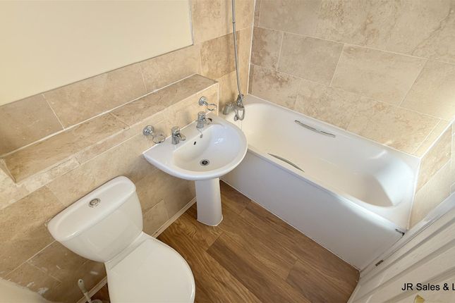 Flat 5, Napier Court, Flamstead End Road, Cheshunt Waltham Cross photo 3