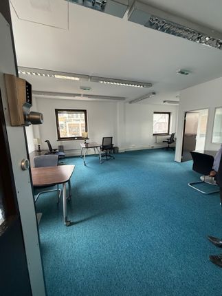 Commercial property to let in Limeharbour, London