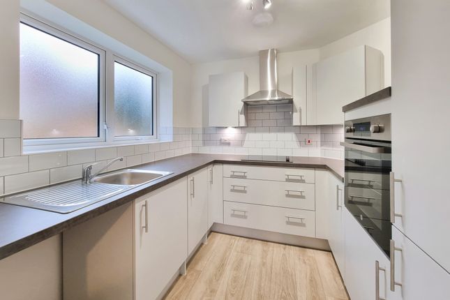 Apartment 12a, Dreton Lodge, 111-113, Havant Road, Portsmouth photo 3