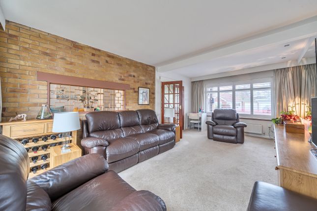 31, Stewart Avenue, Shepperton photo 2