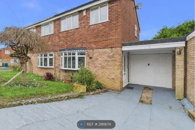 3-bed house on Woodthorne Close, Rugeley, £1,050/mo