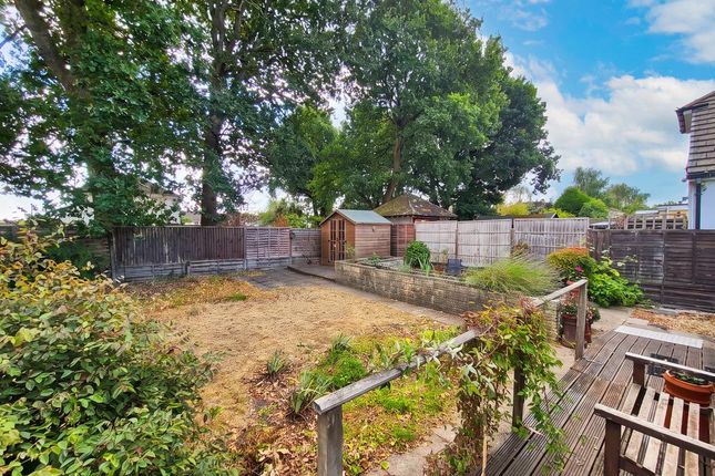 15, Calmore Gardens, Southampton photo 2