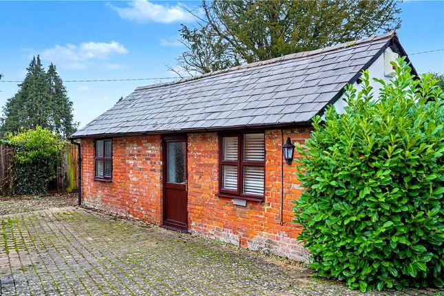 Lintalee,, Lower Hartwell, Buckinghamshire photo 4