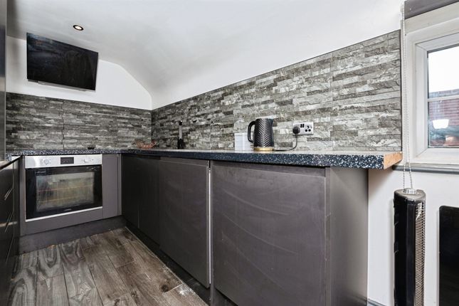 1-bed flat on South Road, South Ockendon, £170,000