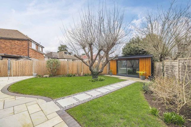 2, Linchfield Road, Datchet photo 4