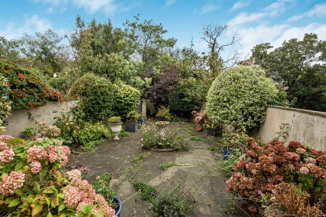 23, Thorncliff Close, Torquay photo 2
