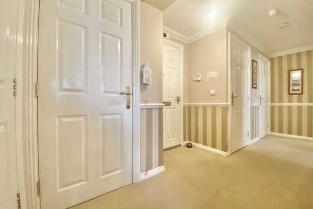 Flat 16, Churchill Lodge 234 Sandbanks Road, Lilliput photo 3