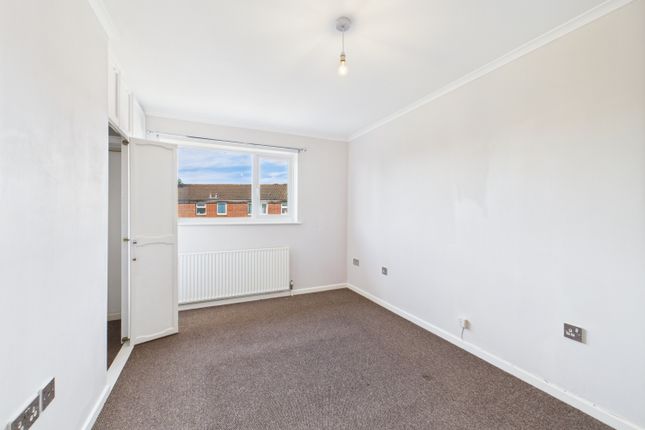 18, Hazledean Road, Cheltenham photo 3
