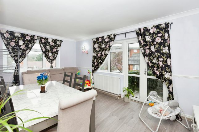 Flat for sale in Love Lane, Woodford Green