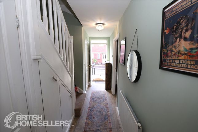 10, Meadow Rise, Gloucestershire photo 2