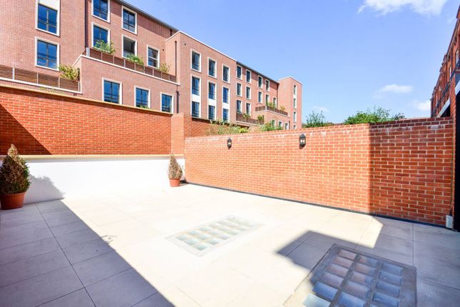 Terraced house to rent in Flood Street, Chelsea, London