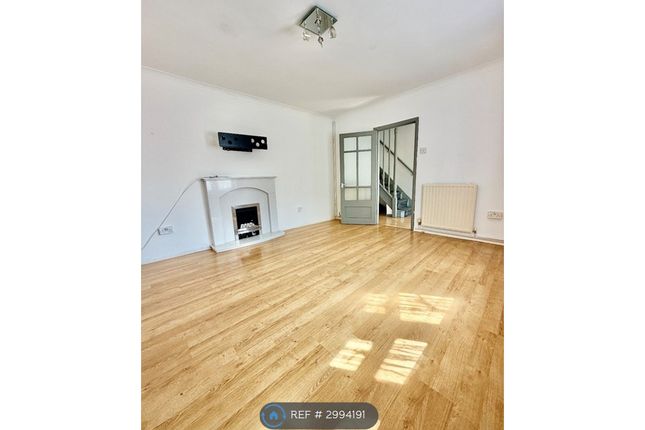 Melksham Close, Romford photo 4