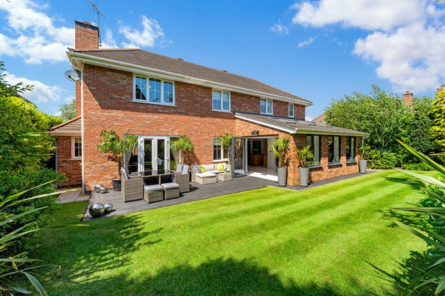 25 Redshank Drive, Macclesfield photo 3